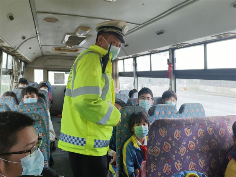 2023年春季開學校車聯(lián)合檢查 7 (2).jpg